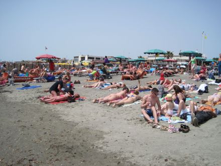 beachcrowded